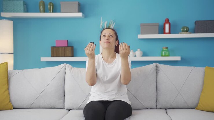 Muslim woman praying.