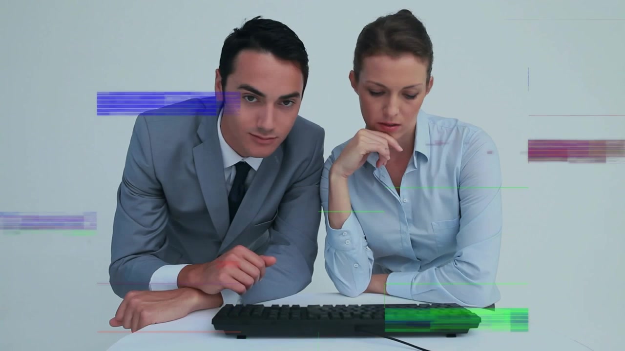 Animazione di interferenza su professionisti caucasici in ufficio.