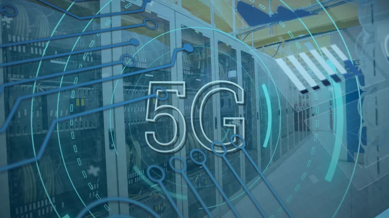 animación del escaneo de alcance con procesamiento de texto y datos 5g sobre la sala del servidor