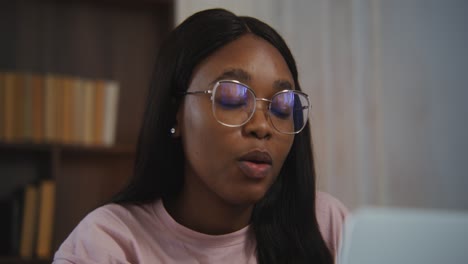 woman working on laptop