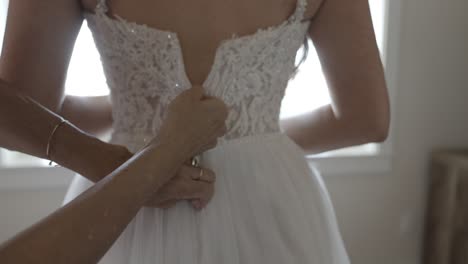 Bride-getting-ready