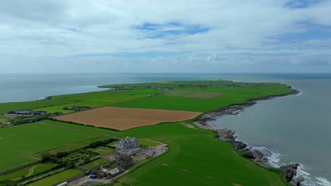 Irlands-Epische-Orte-Loftus-Hall-Hook-Halbinsel-Mit-Hook-Head-Leuchtturm-An-Der-Spitze-Der-Halbinsel