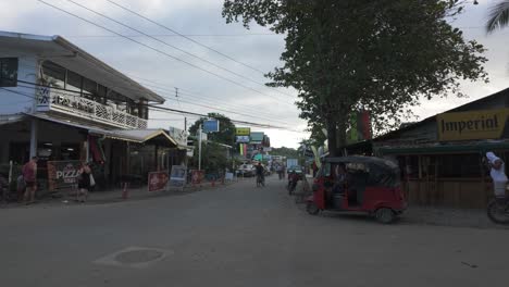 a street scene in a costa rican town