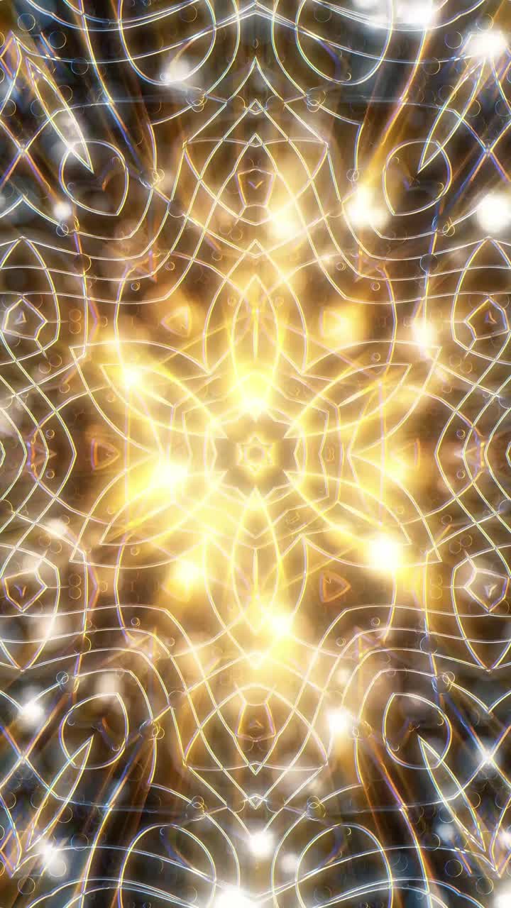 Animazione verticale in loop continuo di un motivo mandala caleidoscopico dorato e luminoso. Ideale per meditazione, eventi spirituali e loop VJ di lusso.