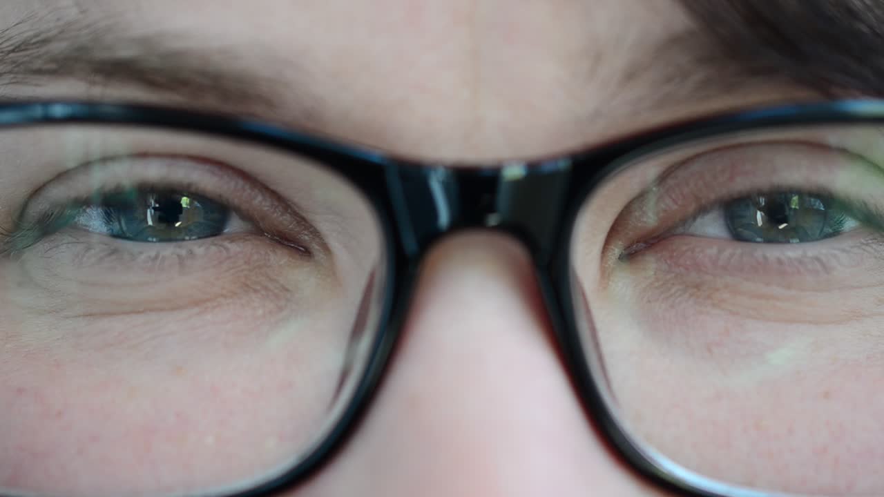Points in the eyes. Eyes and eyebrows