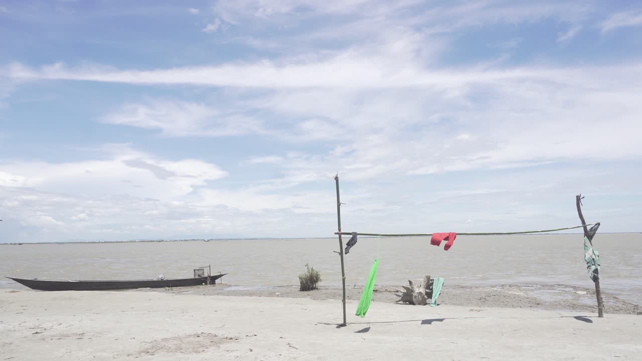 방글라데시 마을의 강변 전망