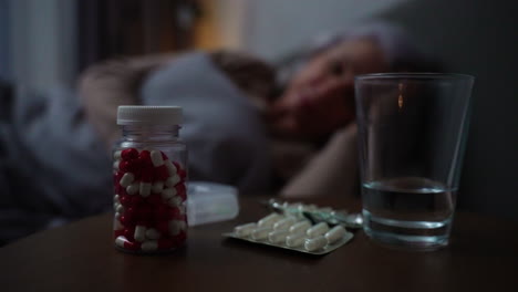 mujer en la cama en casa