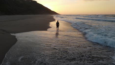 Wandern-Strand-Sonnenuntergang-Fliegende-Luftdrohne