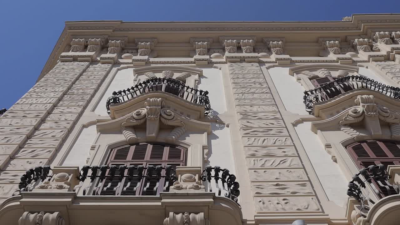 estatua de la antigua ciudad de palermo, italia, antiguo edificio