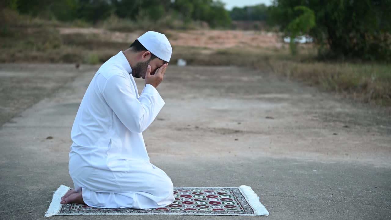 실루 젊은 아시아 무슬림