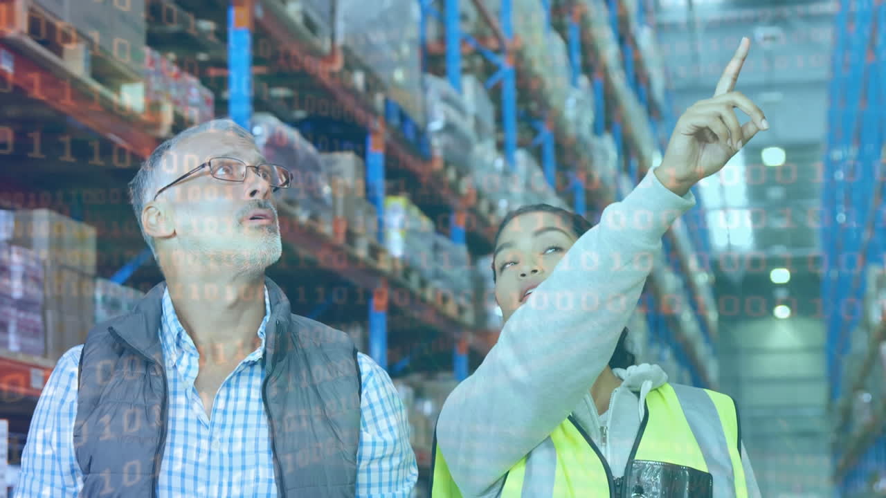 남성과 여성 창고 노동자에 대한 바이너리 코딩의 애니메이션