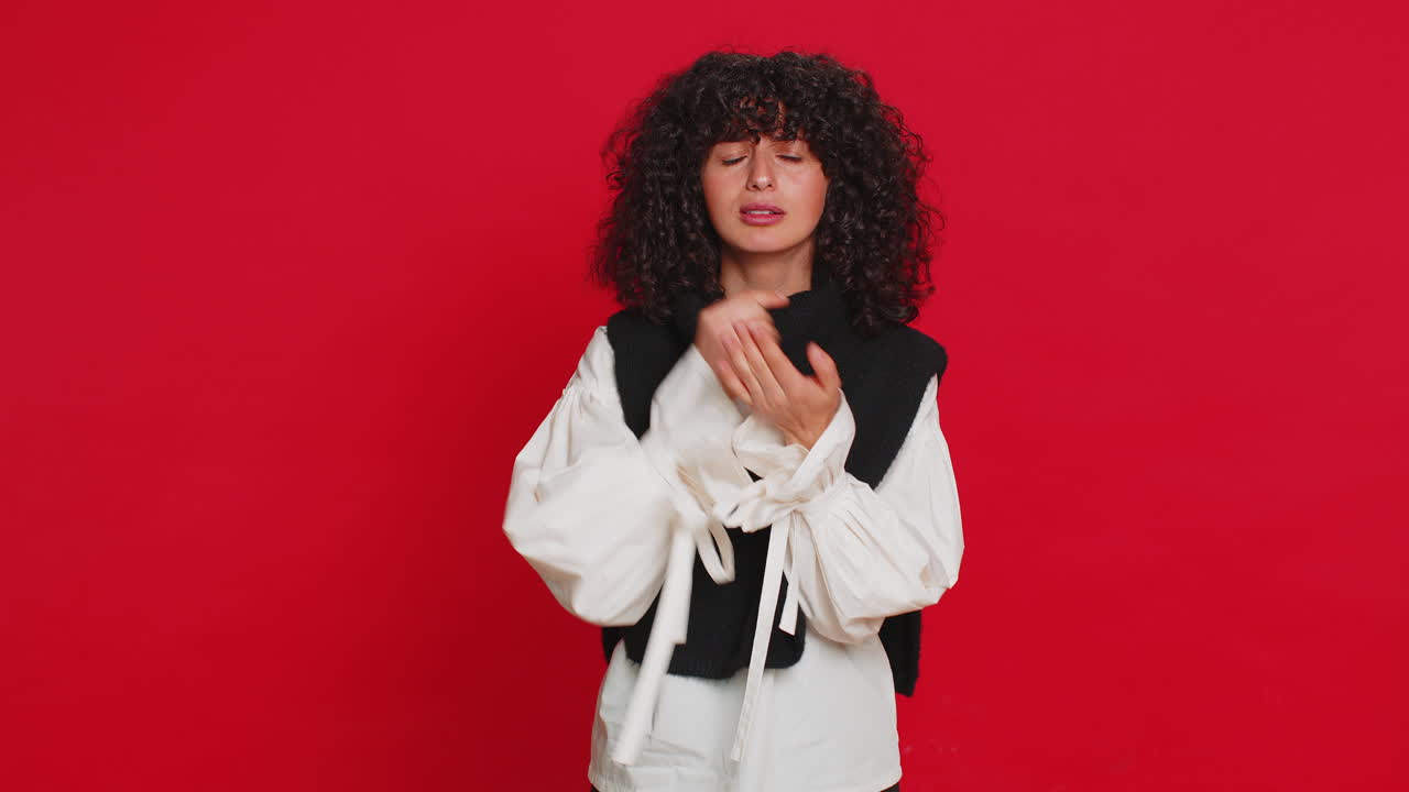 Woman show a little bit gesture begging help need some more please give me measuring small size