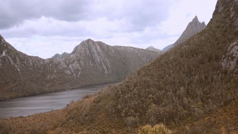 paisaje de la montaña de la cuna en tasmania, australia