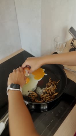 cocinar el desayuno