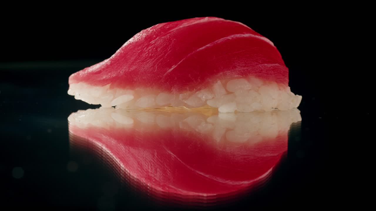 사시미 접시, 일본식 레스토랑, 현대 카페에서 신선한 과 연어 조각, 전통 음식, 생선 은 물고기 요리, 오메가 3