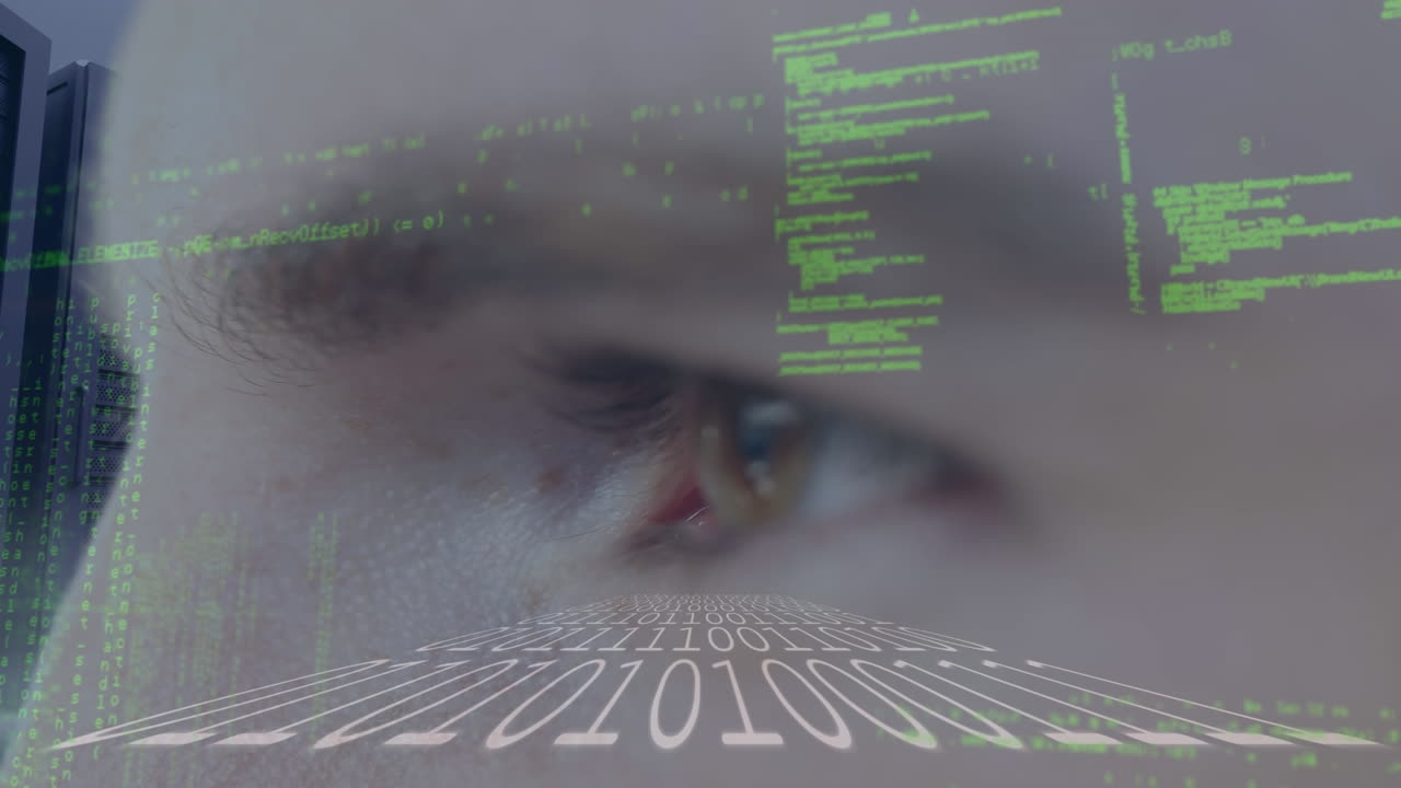 animación del procesamiento de datos y el reloj sobre un fondo oscuro