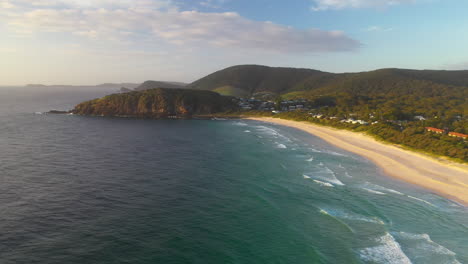 New-South-Wales-beaches-and-coastline-at-sunset,-aerial-view