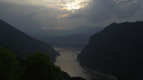 Wushan-County,-entering-the-night