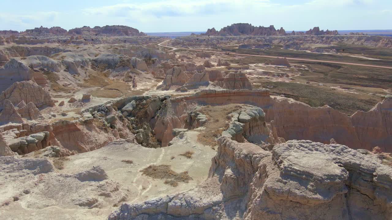 vista aérea sobre el parque nacional badlands en dakota del sur