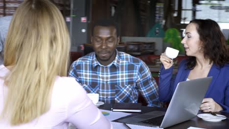 reunión de negocios en una cafetería
