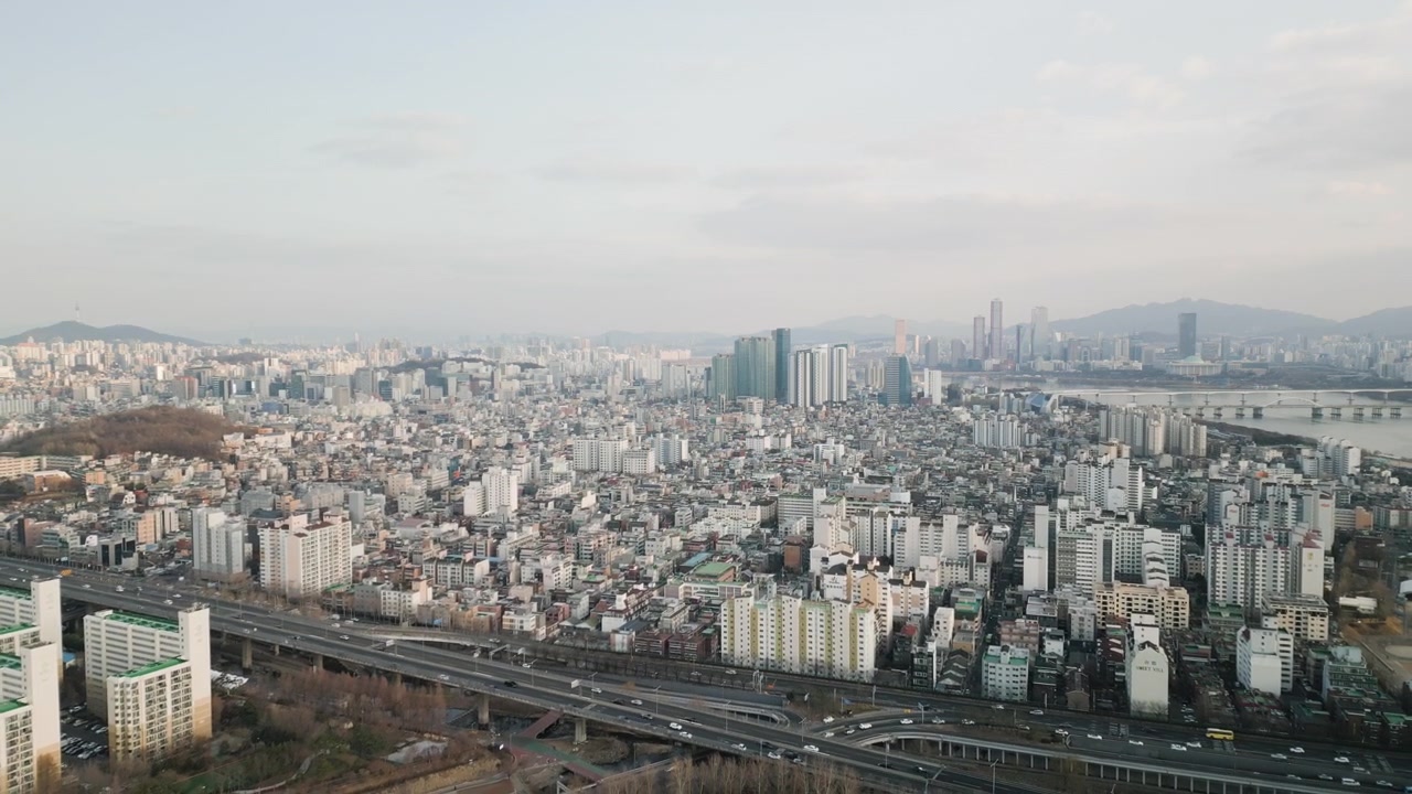 Drone 4K sopra edifici residenziali a Seul