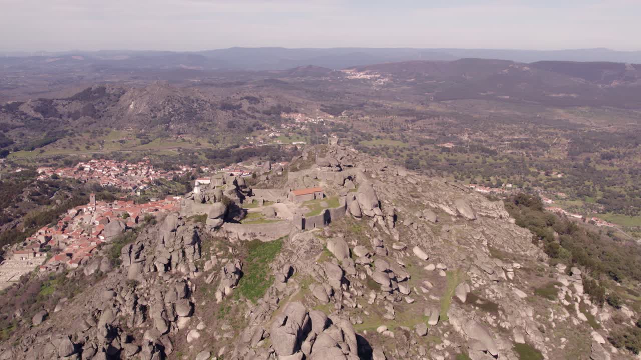 Bình minh trên lâu đài Monsanto, Bồ Đào Nha, Castelo Branco