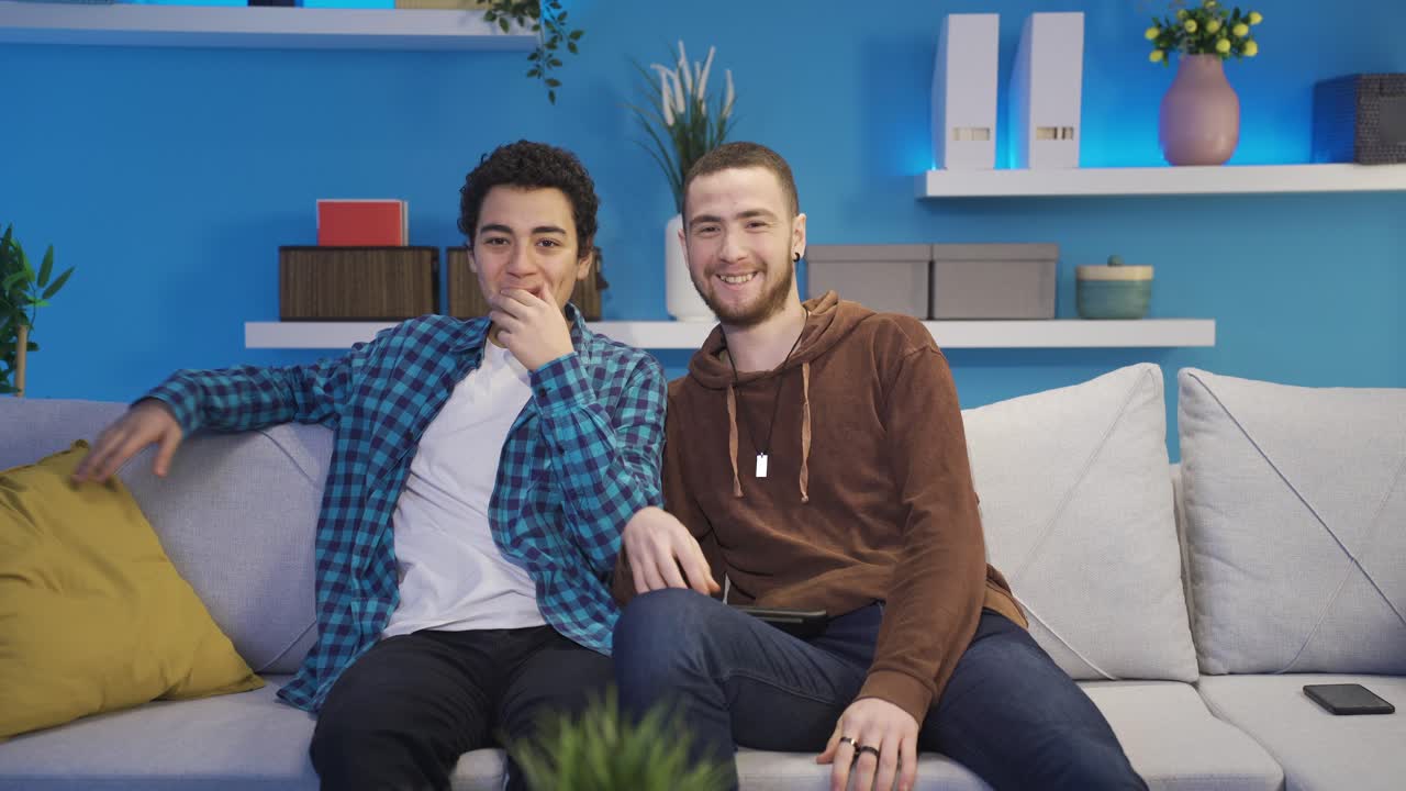 Descarga Gratis Vídeos De Stock De Hermano Y Hermano Menor Están En