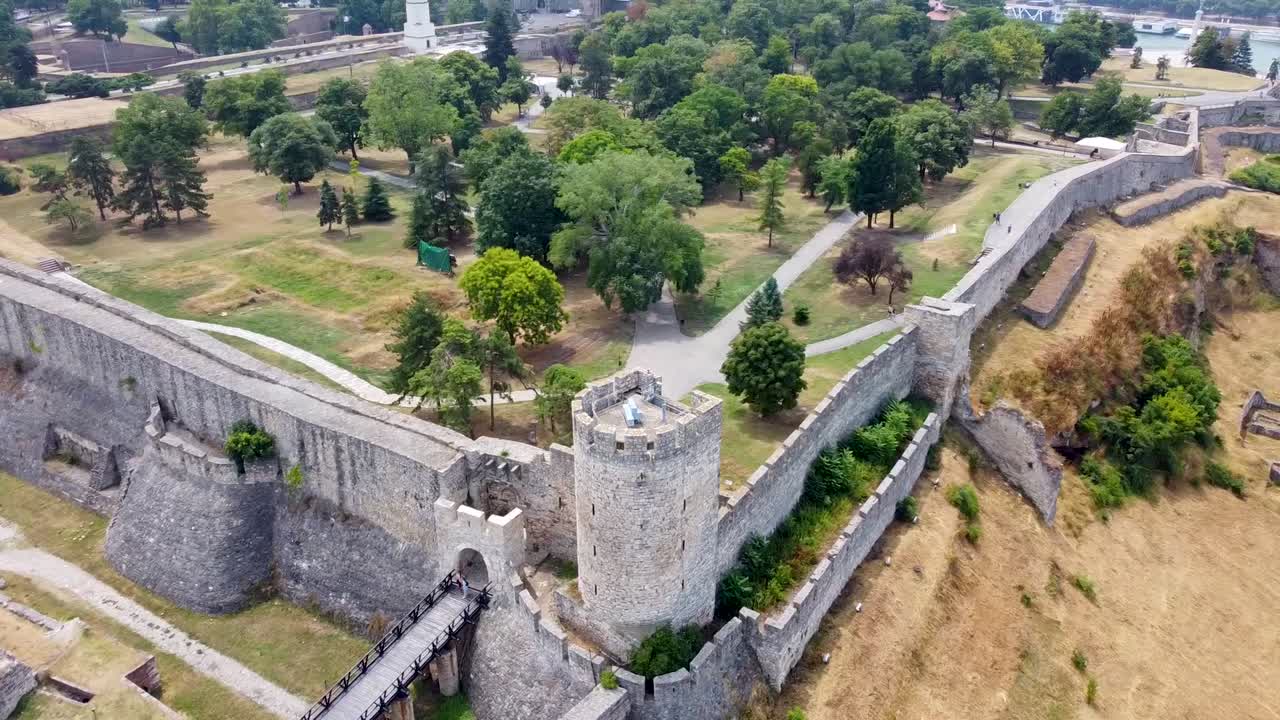 panorama de la fortaleza de belgrado_maravillosa vista de kalemegdan mirando sava, el danubio y la ciudad
