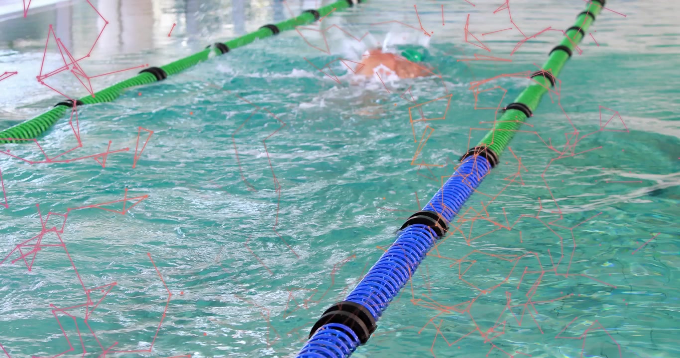 Brustschwimmer trainiert in einem Hightech-Becken, wobei pink-violette Überlagerungen türkisfarbene Bahnen kreuzen.