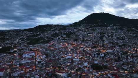 Vista-Aérea-Lejos-Del-Centro-De-La-Ciudad-De