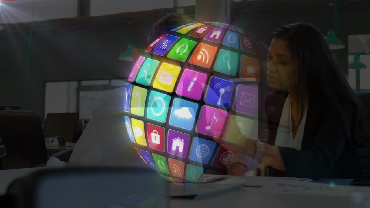 animación del globo formado con iconos sobre personas de negocios