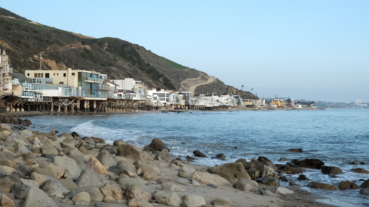 vacaciones en las costas de piedra de la playa de big rock en malibu california