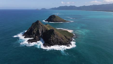 hermosos islotes de las islas mokulua, hawai, pan de círculo amplio aéreo