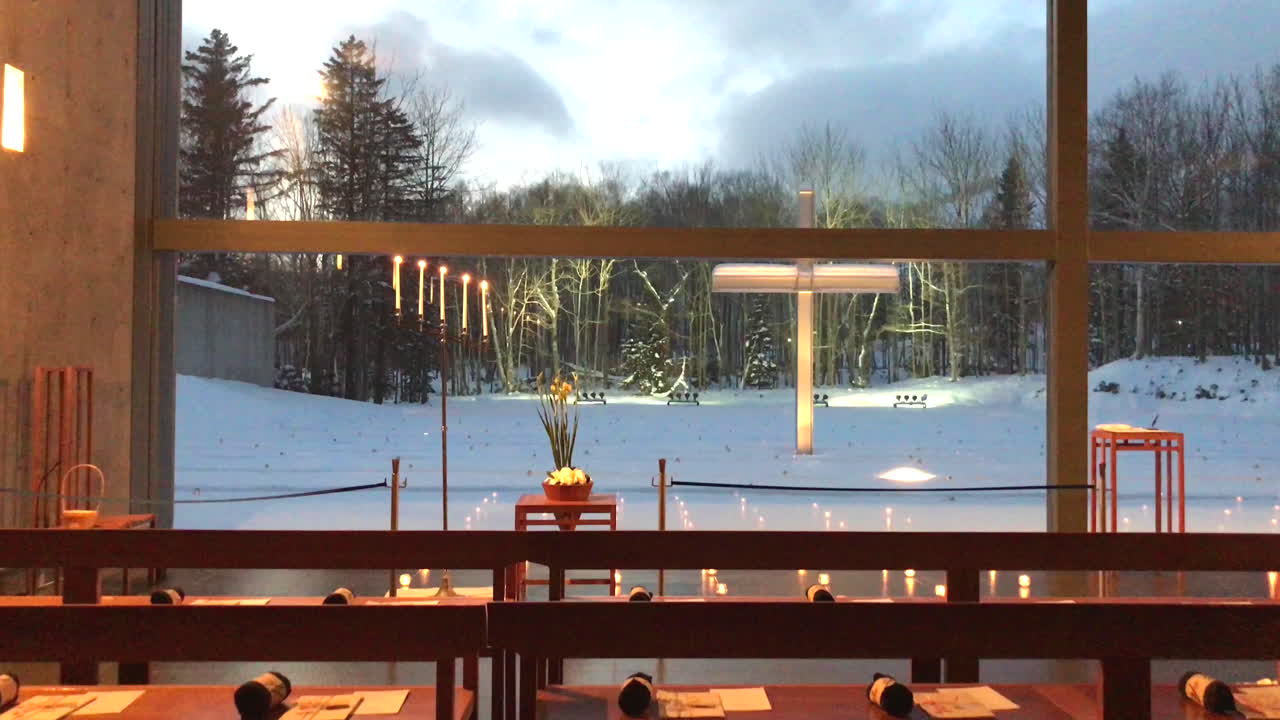 교회의 아름다운 의자