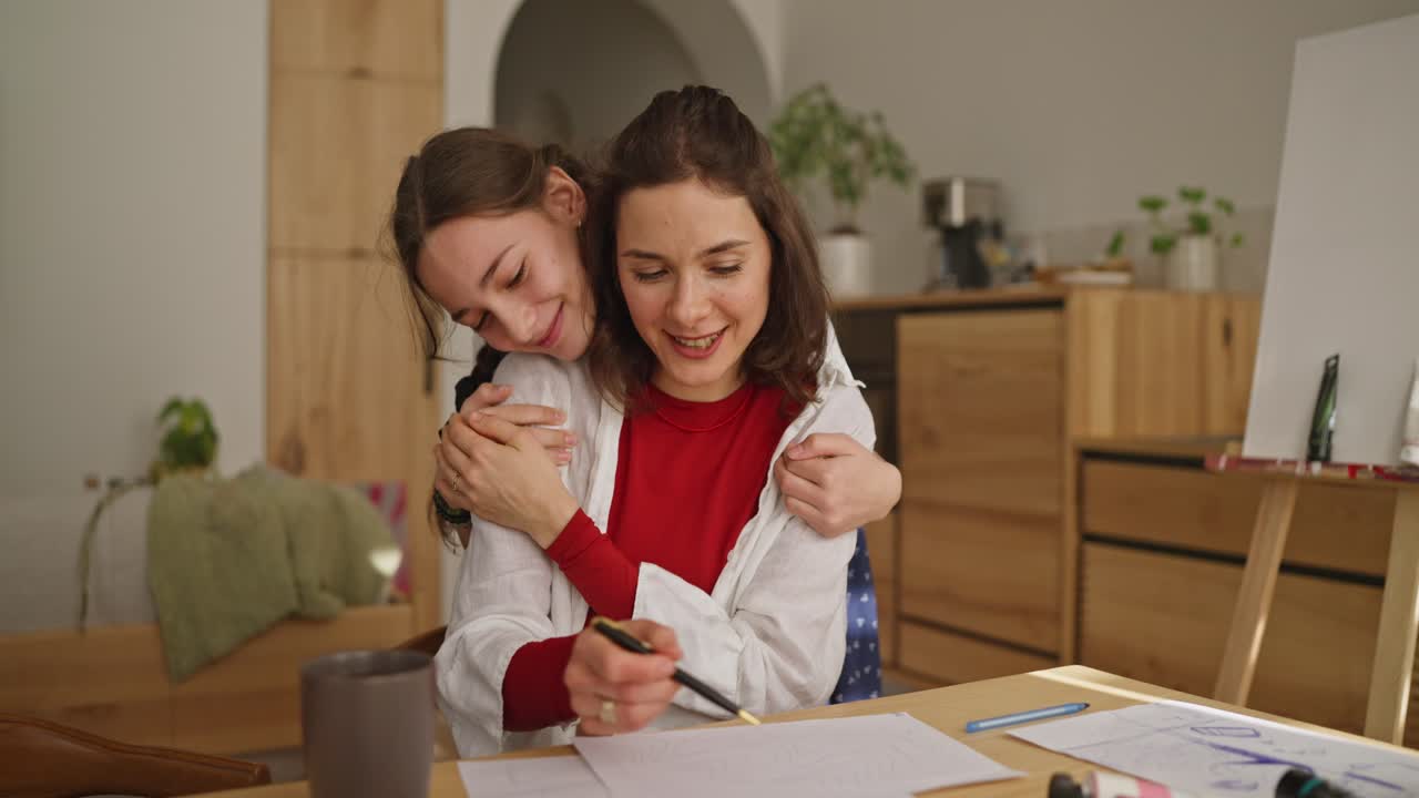madre e hija disfrutando de un tiempo familiar acogedor juntos
