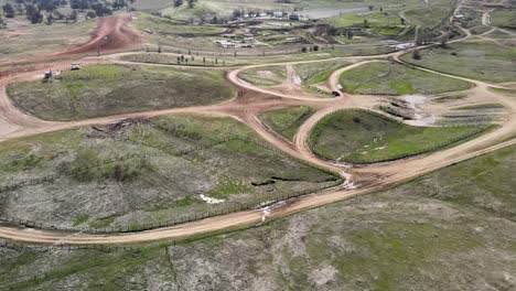 pradera ciudad fuera de la carretera vehículo de motor recreación pista de motocross