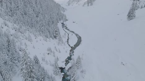 Herrliche-Winterliche-Berglandschaft