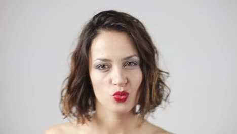 mujer joven auriculares 04