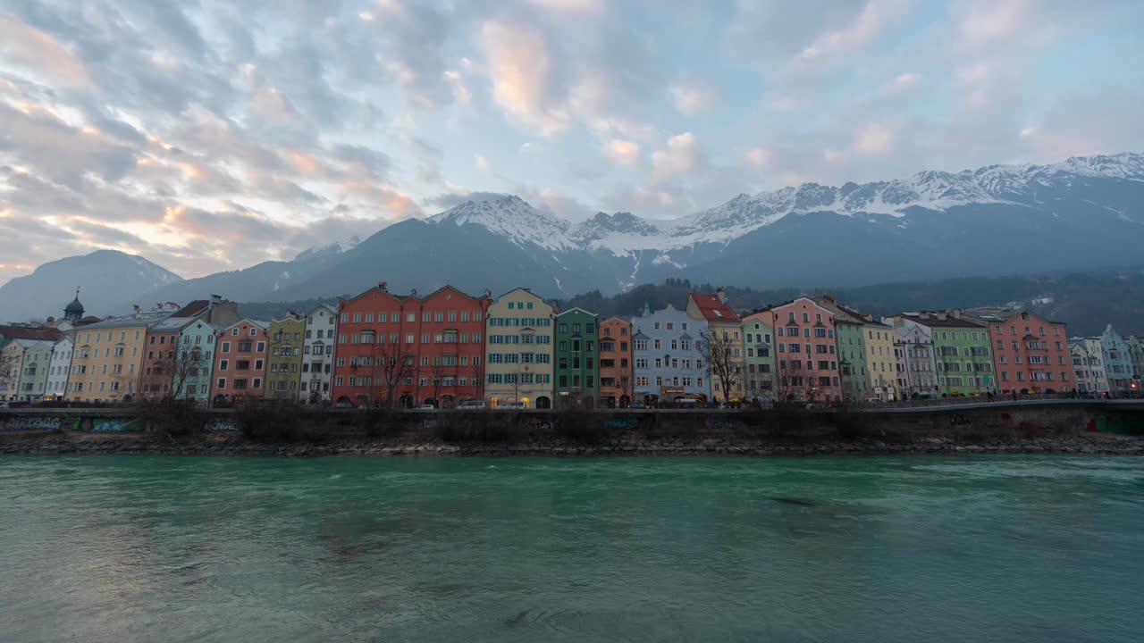 Zeitraffer von Innsbruck, Österreich.