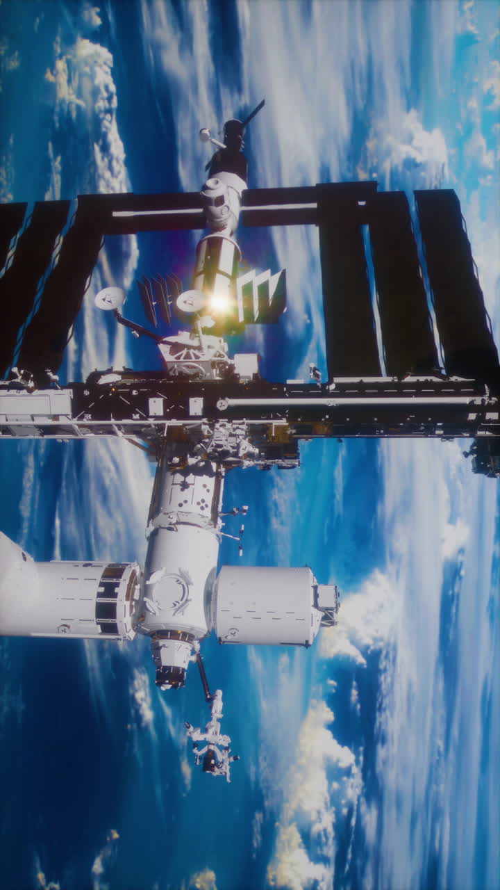 Passeggiata spaziale di un astronauta alla Stazione Spaziale Internazionale