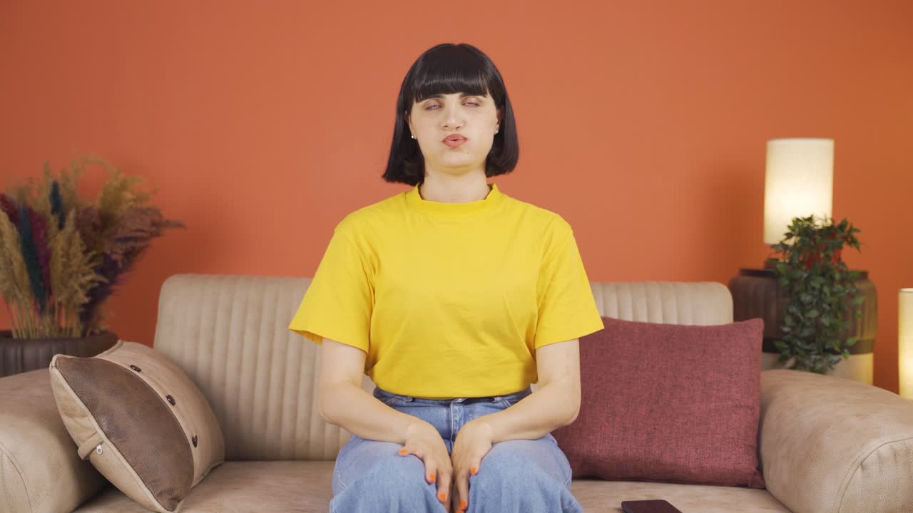 She's a woman with a fussy and time pressure.