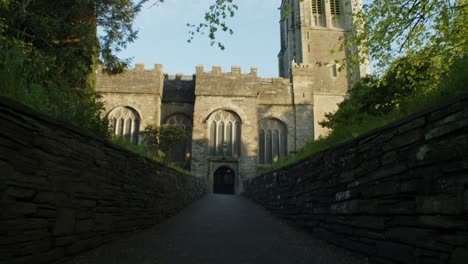 Slowmotion-Dolly-Sunset-St.-Martins-Church