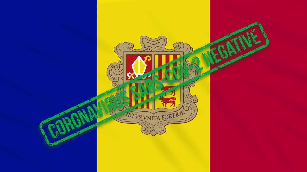 andorra balanceando una bandera con un sello verde de libertad del coronavirus, bucle