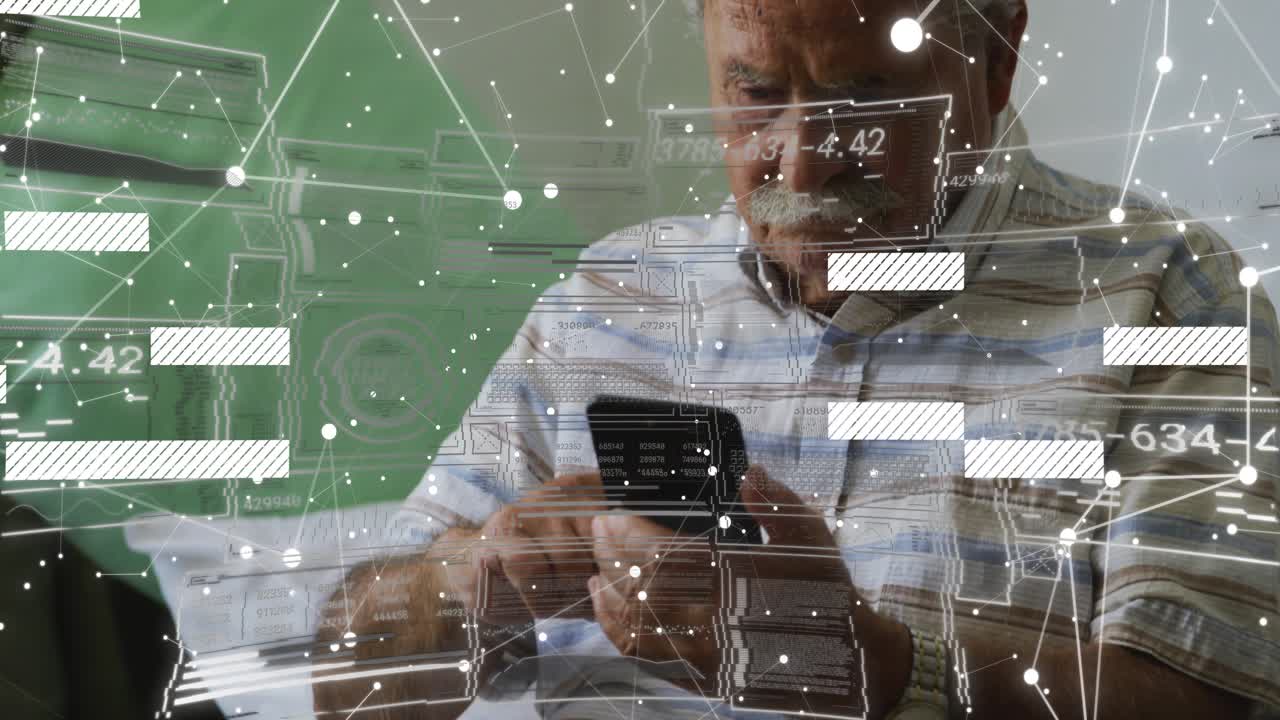 En mand holder en telefon, trykker og åbner et AR-overlay med noder og datablokke til en teknologidemonstration.
