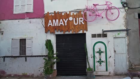 Picturesque-shop-entrance-in-Tagahzout