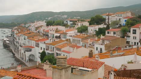 Medieval-Architecture-Of-The-Coastal-Town-Of-Cadaques-In-Cadaquez,-Catalonia,-Spain