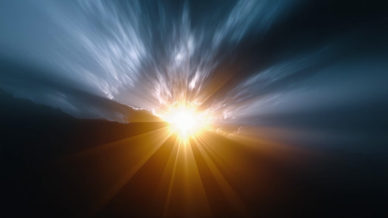 Una splendida rappresentazione della luce che irrompe tra le nuvole scure, che mette in mostra la bellezza dello splendore della natura e la potenza degli eventi celesti nel cielo