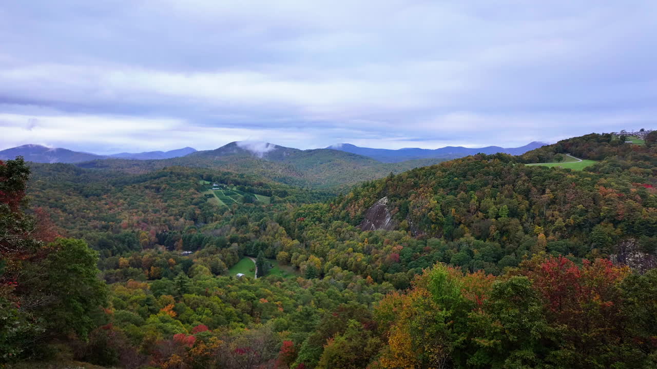 Cinematic time lapse of autumn colors spreading across the Blue Ridge Mountains in North Carolina