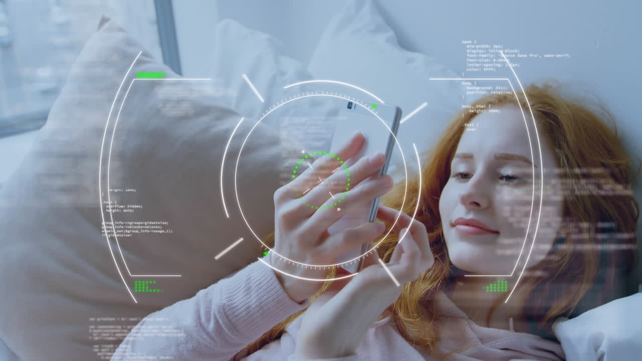 스마트폰을 사용하는 여성에 대한 스 ⁇  스캐닝과 데이터 처리의 애니메이션