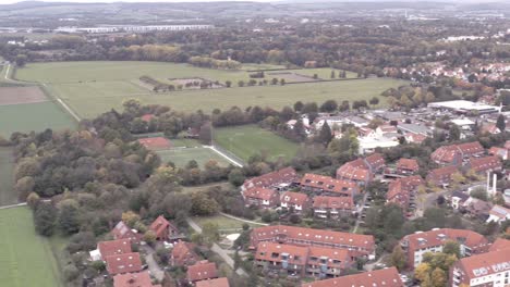 göttingens südstadt capturado por una toma aérea de drones a finales de otoño